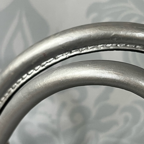 Authentic Gucci Silver Sukey Tote - Picture 6 of 15